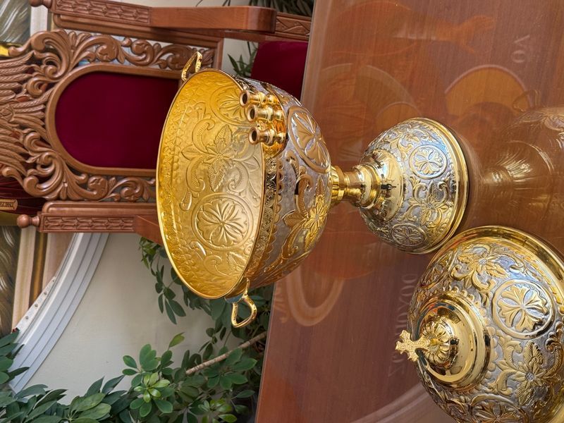 Бак для освящения воды в позолоте и посеребрении на 6 литров 128-1249 фото