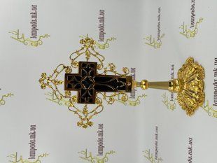 Напрестольный крест изготовлен из бронзы, в позолоте. 102-1065 фото