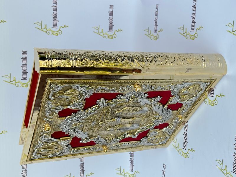 Евангелие в позолоте и посеребрении с велюром 4-АН фото